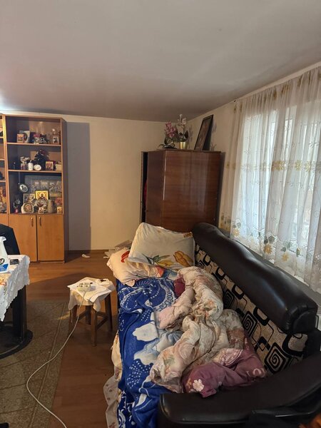 Balaceanca, la 10 min. de Bucuresti, vila P+1+M cu 6 camere dec., reducere.