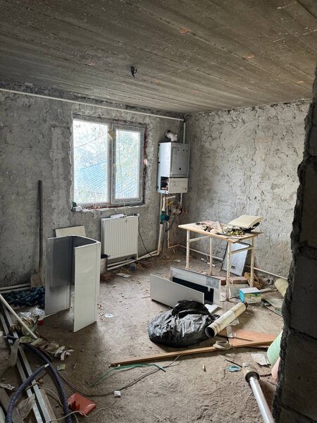 Balaceanca, la 10 min. de Bucuresti, vila P+1+M cu 6 camere dec., reducere.