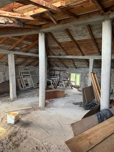 Balaceanca, la 10 min. de Bucuresti, vila P+1+M cu 6 camere dec., reducere.