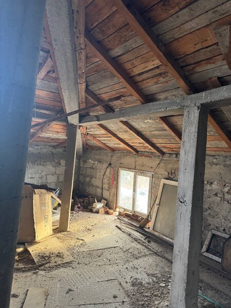 Balaceanca, la 10 min. de Bucuresti, vila P+1+M cu 6 camere dec., reducere.